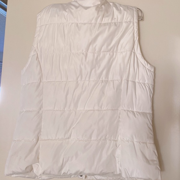 Ladies Marc New York sleeveless puffer jacket vest. - Picture 5 of 7
